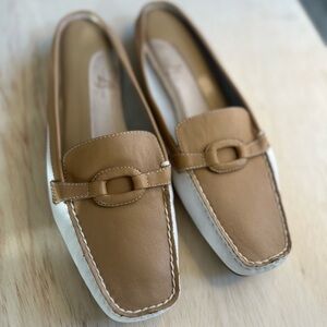Life Stride Comfort Tan and White Loafers